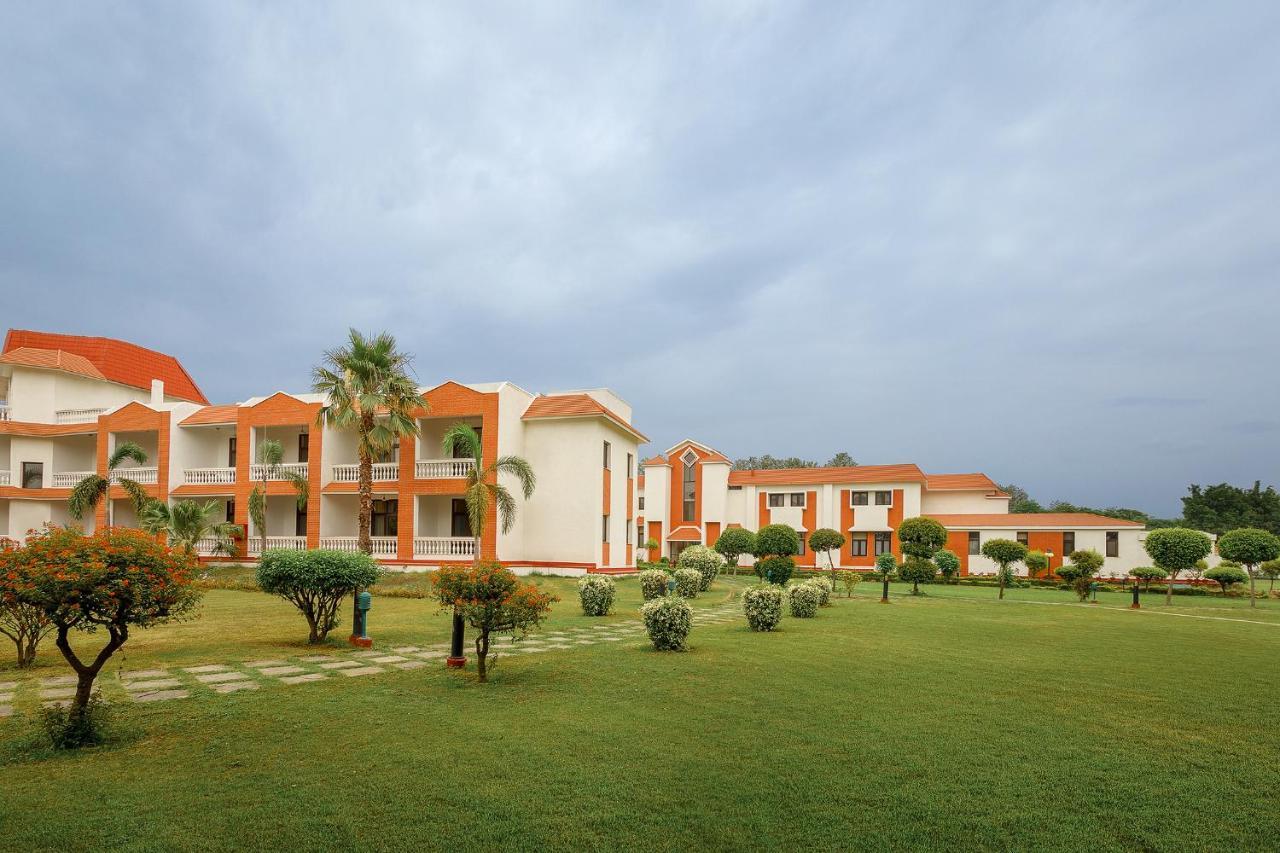 Naturoville Wellness Resort Rishikesh - Surrounded By Nature, Rooted In Wellness Doiwala Bagian luar foto